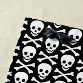Schedels zwart-wit modern patroon strandlaken (In situ)