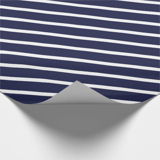 Scheepsblauw en witte diagonale strepes Gift Wrap Cadeaupapier (Hoek)