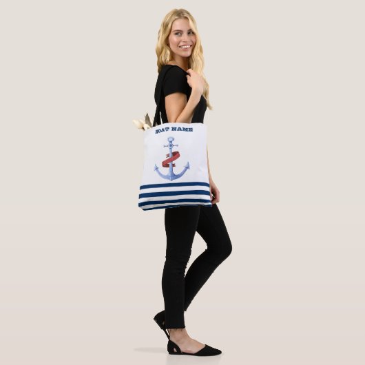 Scheepsnaam, Blauwe Anker Marineblauw Gestreept Tote Bag (Op model)