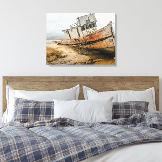 Scheepswrak beroemde boot Stuck in Point Reyes CA Canvas Afdruk (Insitu (Slaapkamer))