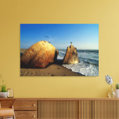 Scheepswrak op strand, Skeleton Coast, Namibië Canvas Afdruk (Insitu (Woonkamer))