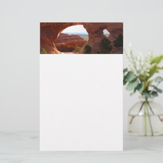 Scheiding van de partitie in het nationaal park Ar Briefpapier (Staand voorkant)