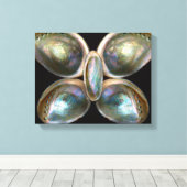 Schelp - Conchologie - Goddelijke Parelglans Canvas Afdruk (Insitu (Houten vloer))