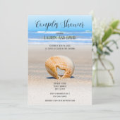 Schelp met Hart & zand op Strand, Koppel Bruiloft Kaart (Staand voorkant)