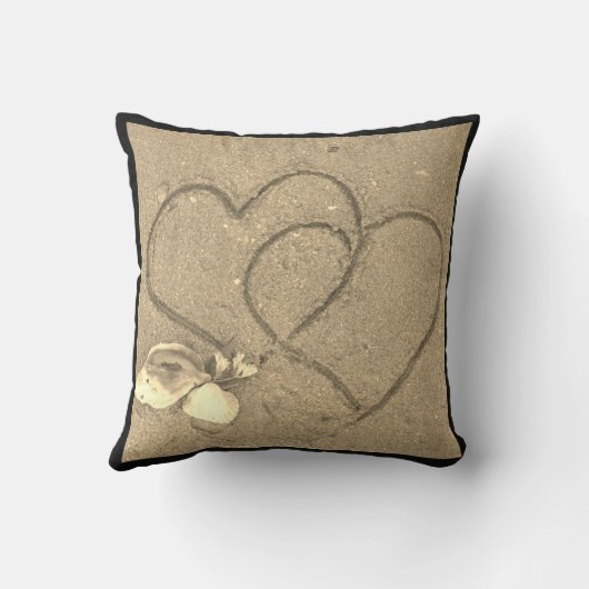 schelpen en hart op strand - aangepaste trouwkusse kussen (Achterkant)