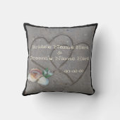 schelpen en hart op strand - aangepaste trouwkusse kussen (Achterkant)