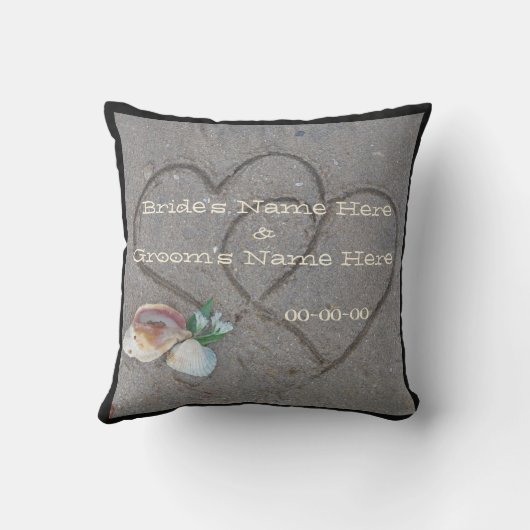 schelpen en hart op strand - aangepaste trouwkusse kussen (Achterkant)