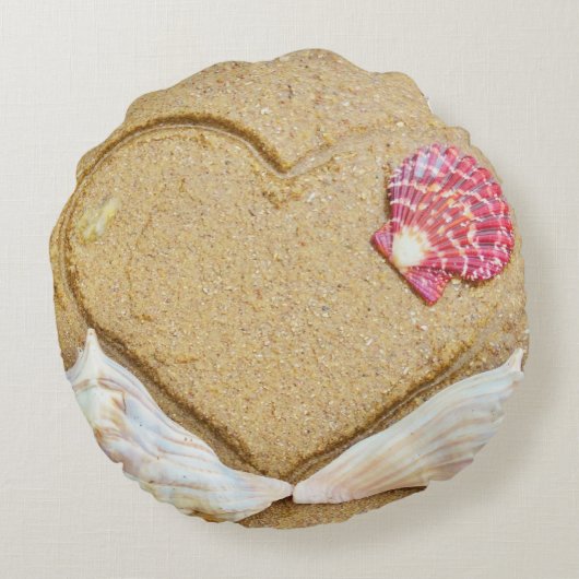 schelpen en twee harten op strandstrandstranspal rond kussen (Achterkant)