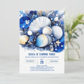 Schelpen van de Seashore Boy Verjaardag uitnodigin Kaart (Staand voorkant)