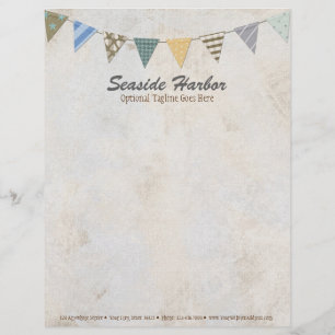 Schelpendoek op rustieke crèmekleurige shabby stra persoonlijk briefhoofd