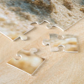 Schelpschatkist onder water met munten legpuzzel (Zijkant)