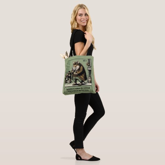 Scheming Tails: De medeplichtige rat politicus Tote Bag (Op model)