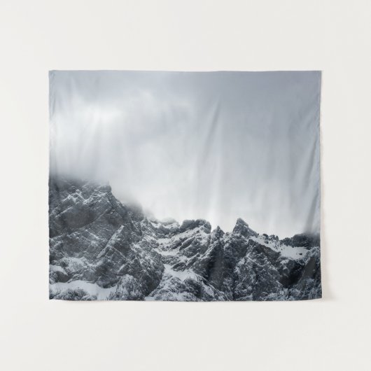 Scherpe randen van bergen en zachte wolken wandkleed (Voorkant (horizontaal))