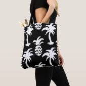Schets palmbomen, ananas, monochroom patroon. tote bag (Dichtbij)