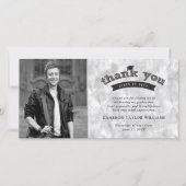 Schets-typografie op zilveren afstudeerhoed foto bedankkaart (Voorkant)