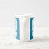 Schets van Daylilies - Cobalt en Sky Blue Porselein Kop (Achterkant)