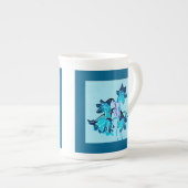 Schets van Daylilies - Cobalt en Sky Blue Porselein Kop (Voorkant rechts)