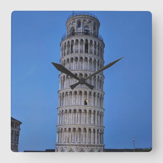 Scheve Toren bij Schemering Vierkante Klok (Voorkant)