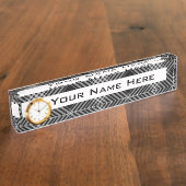 Schijknaamplaat met klok/zwart en witte speldenpla naambordje (Zijkant)