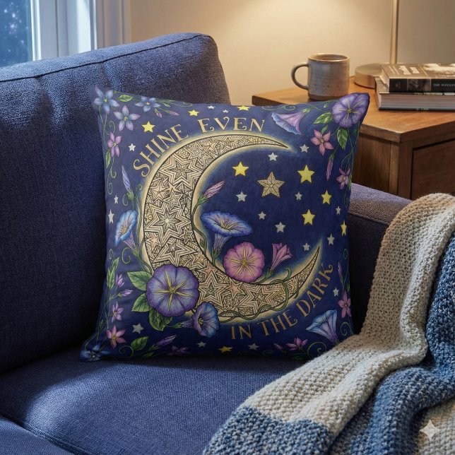 Schijn zelfs in het donker werp kussen (Encourage someone to shine with this, "Shine even in the dark" throw pillow! )
