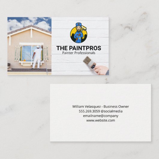 Schilder werkt aan huisafwerking visitekaartje (Voorkant / Achterkant)