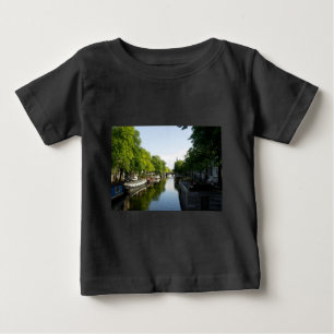 Schilderachtig Amsterdam Nederland Gracht en Huiss