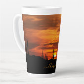Schilderachtig Arizona Saguaros op Sunset Latte Mok (Linkerhoek)