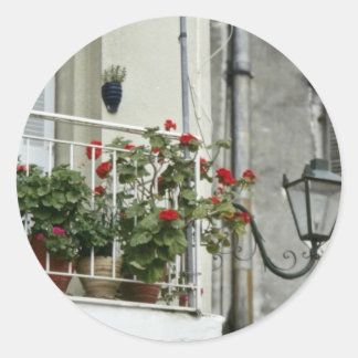 Schilderachtig balkon in de oude stad Corfu bloeme Ronde Sticker