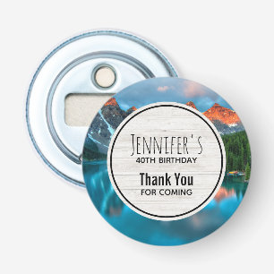 Schilderachtig berg- en lakfoto van Birthday Button Flesopener