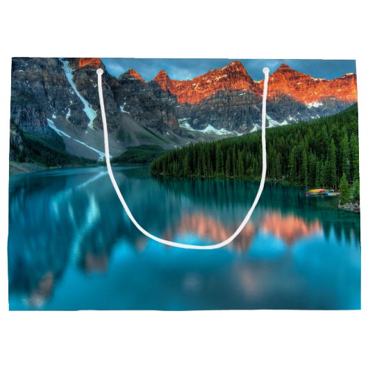 Schilderachtig berg- en lakfoto van Birthday Groot Cadeauzakje (Achterkant)