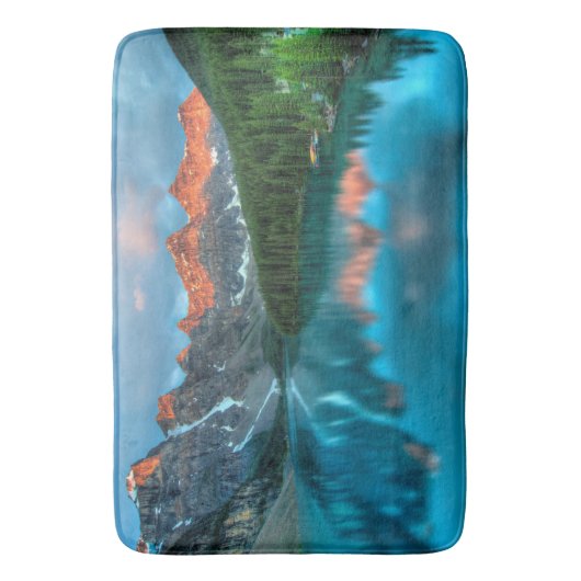 Schilderachtig berg- en meer-landschapsfoto badmat (Voorkant Verticaal)