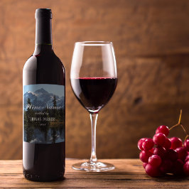 Schilderachtig bergen en meer op maat gesneden fot wijn etiket