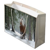 Schilderachtig bruine paarden in een winterbos met groot cadeauzakje (Achterkant Gekanteld)