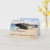 Schilderachtig en jonge vrouw die je mist kaart (Gele Bloem)