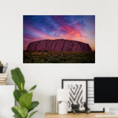 Schilderachtig fotografie - Uluru bij zonsondergan Poster (Thuiskantoor)