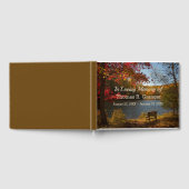 Schilderachtig herfstmonument voor het meer gastenboek (Volledig)