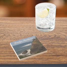 Schilderachtig kustlijn van het noordwesten van de stenen onderzetter