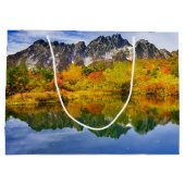 Schilderachtig landschap bos en bergen groot cadeauzakje (Achterkant)