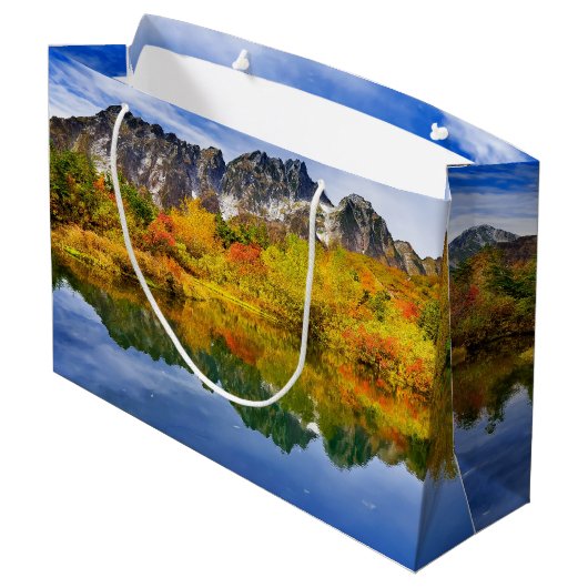 Schilderachtig landschap bos en bergen groot cadeauzakje (Achterkant Gekanteld)