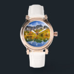 Schilderachtig landschap bos en bergen horloge<br><div class="desc">Een horloge met een prachtige landfoto. Bergen van steen met een herfstbos in heldere kleuren. Een rustig meer weerspiegelt de bergen, bomen en grassen.</div>