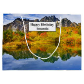 Schilderachtig Landschap Bos en Bergen Verjaardag Groot Cadeauzakje (Achterkant)