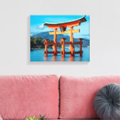Schilderachtig landschap met Japanse Torii Gate Canvas Afdruk (Insitu (Woonkamer))