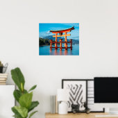 Schilderachtig landschap met Japanse Torii Gate Poster (Thuiskantoor)