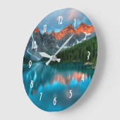 Schilderachtig landschapsfoto van bergen grote klok (Hoek)