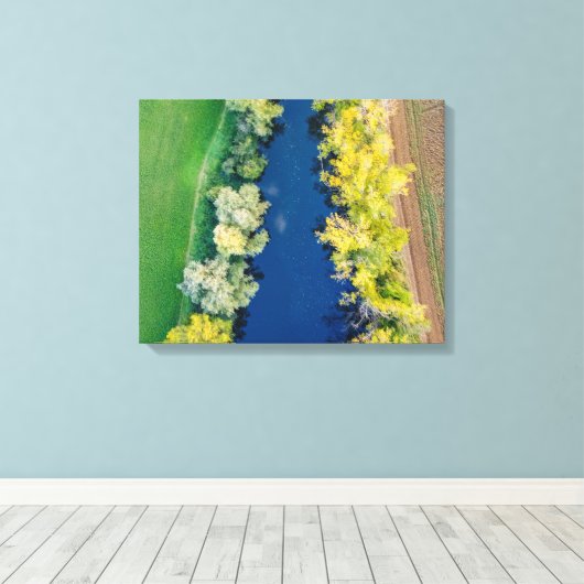 Schilderachtig luchtlandschap met meer en bomen in canvas afdruk (Insitu (Houten vloer))