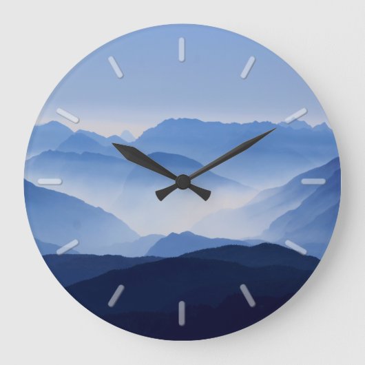 Schilderachtig Misty Smokey Blue Mountain Range Grote Klok (Voorkant)