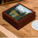Schilderachtig Mount Rainier Landscape Cadeaudoosje<br><div class="desc">Winkelinkten,  sieraden en andere kleine keepenkoeken in deze houten cadeaudoos met keramisch tegels met een foto-afbeelding van de met sneeuw bedekte montagetrainier en het omringende schilderachtig landschap in de Cascade Mountains in Washington. Selecteer de grootte en kleur van het cadeauvakje.</div>