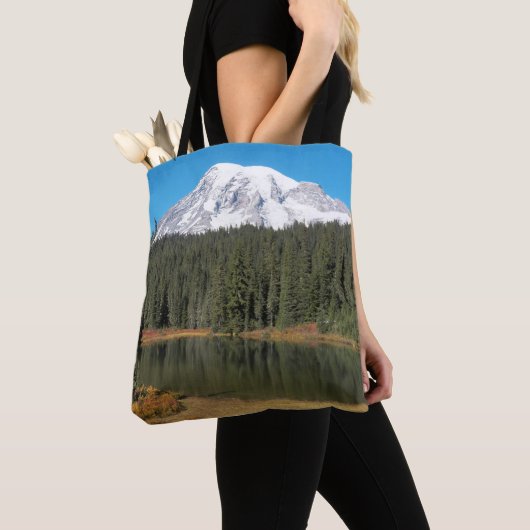 Schilderachtig Mount Rainier Landscape Tote Bag (Dichtbij)