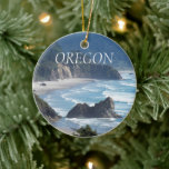 Schilderachtig Oregon Coastline Foto Keramisch Ornament<br><div class="desc">Rond ornament met een foto-afbeelding van de kust van de schilderachtig Oregon. Foto afbeelding is slechts aan één zijde bedrukt. Selecteer de stijl van uw ornament. Maakt een geweldige reissouvenir!</div>