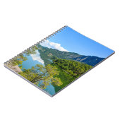 Schilderachtig reflectiefoto van Lake Mountain Notitieboek (Linkerzijde)
